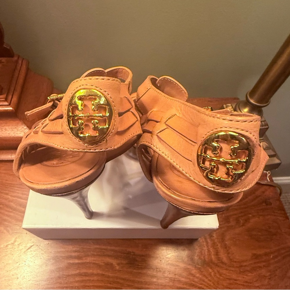 Tory Burch Nadia Huarache Leather Sandal Royal Tan Size 9.5 MSRP $325 - Picture 8 of 12